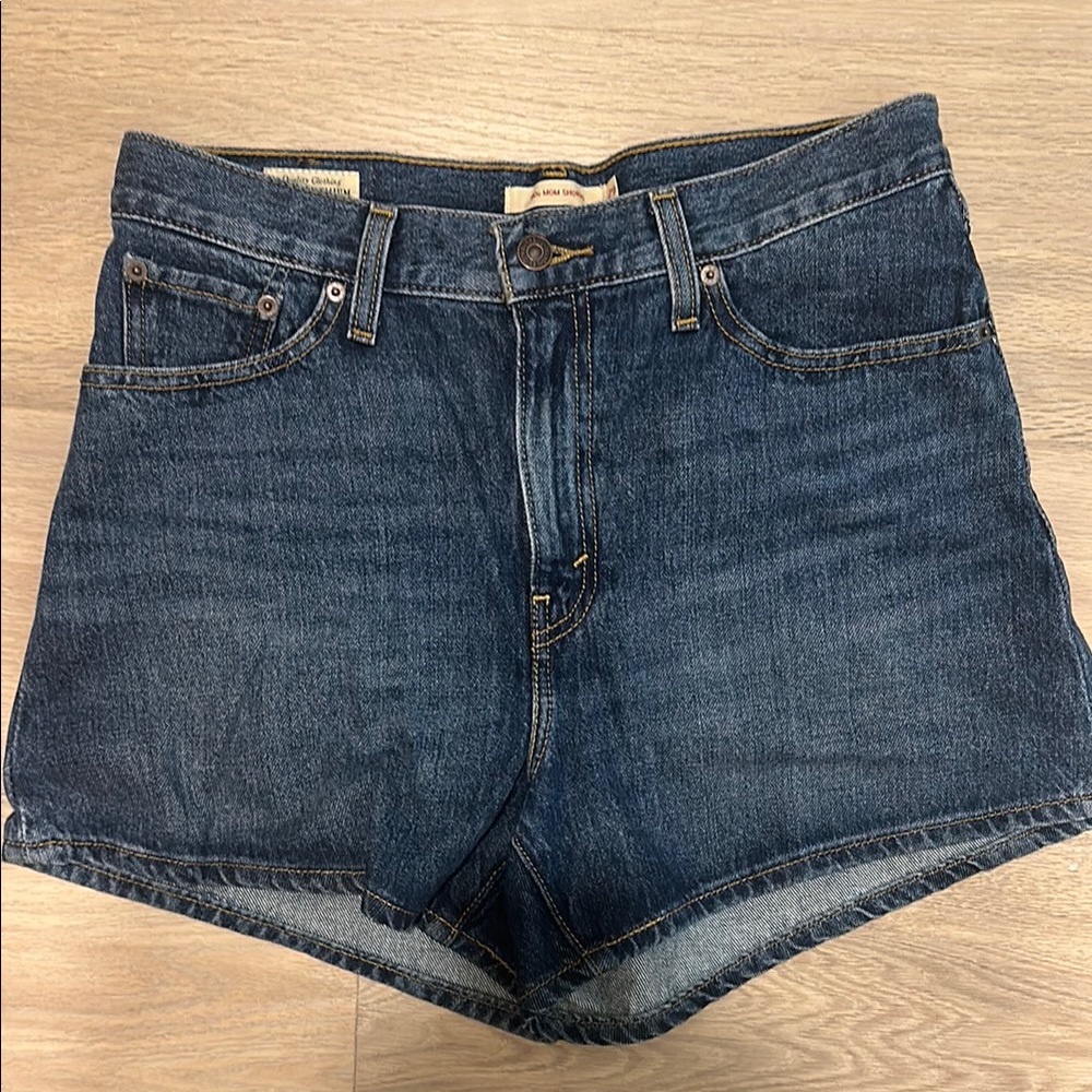 Levi’s 80’s Mom Shorts